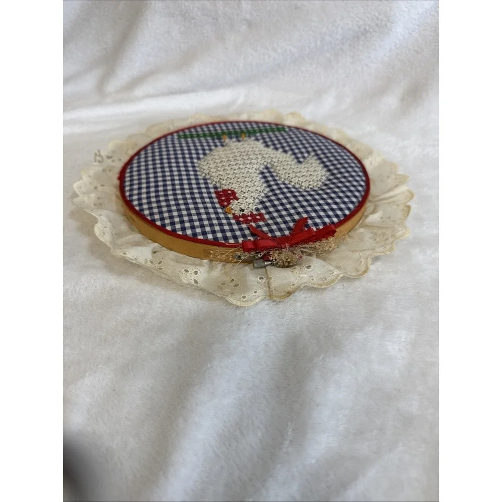 Vintage Rooster Embroidery Hoop Wall Art Blue Gingham‎ Eyelet Lace Trim 10
